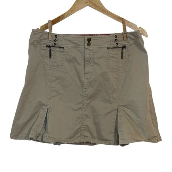 Jones Wear Dresses & Skirts - Jones Wear Jeans, Low Rise khaki pleated mini skirt, 12